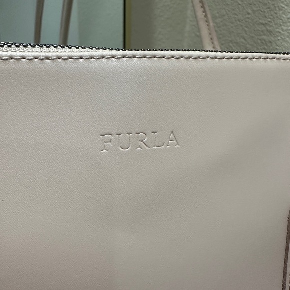 Furla Baguette Purse in pale pink - Picture 7 of 9